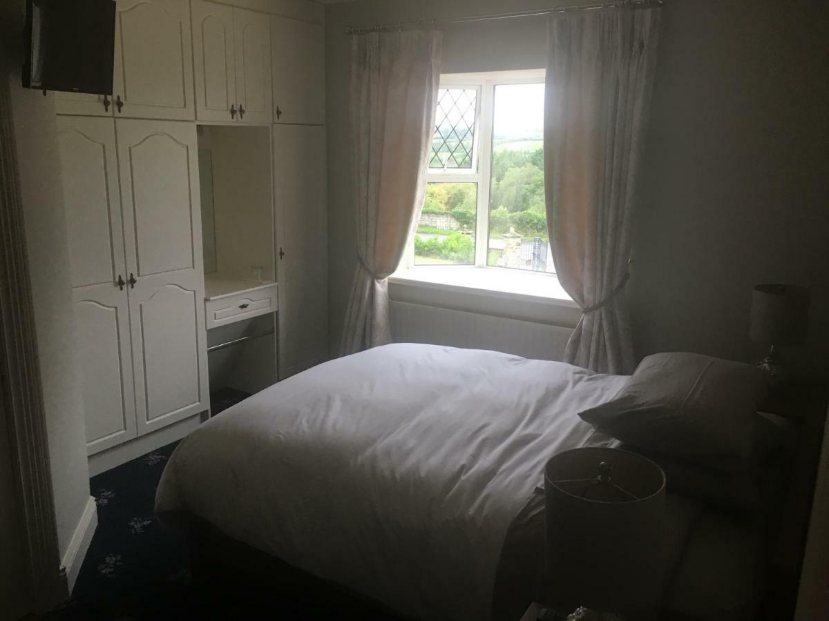 Dalton House Hotel Абифийл Екстериор снимка